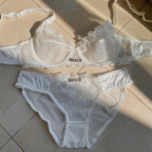 White Lulè Set