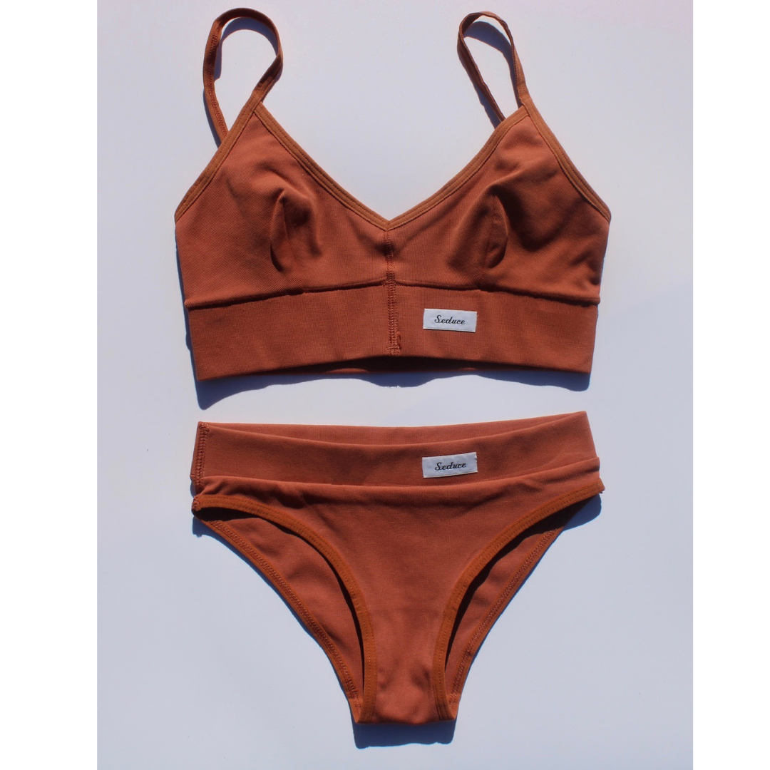 SHKURTIMA RUST V-Qafa & SHKURTIMET BIKINI