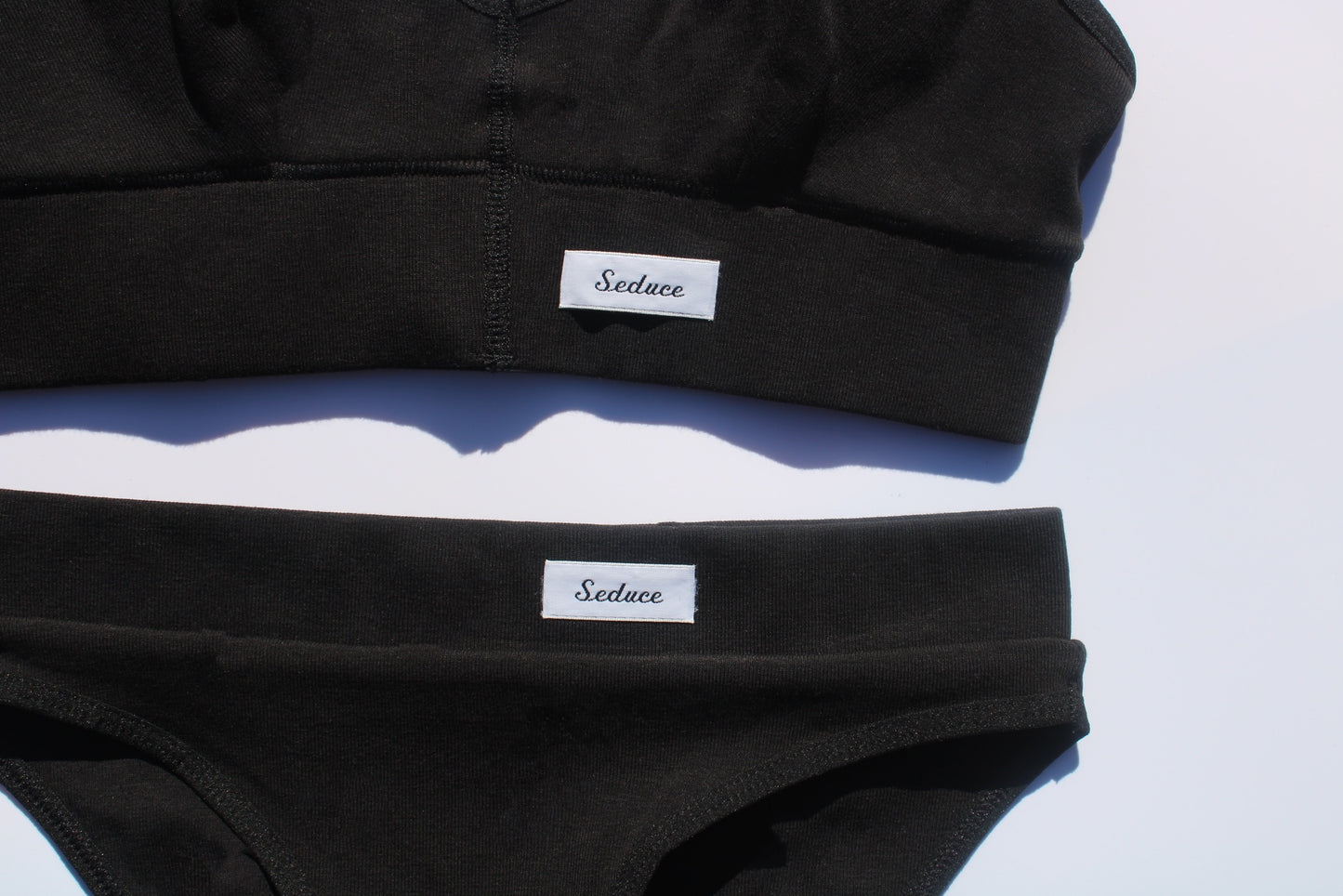 BRALET E ZEZ V-Qafa & SHKURTIMA BIKINI